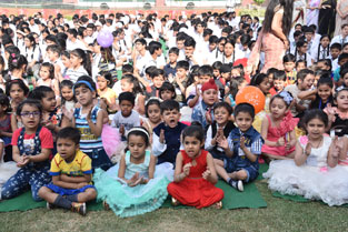 SMS, Meera Bagh - School Birthday Celebrations : Click to Enlarge