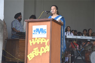SMS, Meera Bagh - School Birthday Celebrations : Click to Enlarge