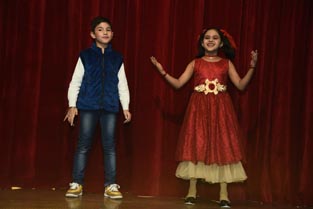 SMS, Meera Bagh - Christmas Celebrations by Class IV : Click to Enlarge