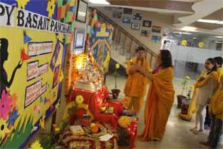 SMS, Meera Bagh - Basant Panchami Celebrations by Class VI : Click to Enlarge