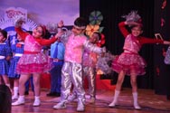 SMS, Meera Bagh - Students of Classes I to V stage Sur Sangam : a Cultural Bonanza : Click to Enlarge