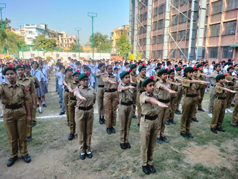 SMS, Meera Bagh - Our NCC Cadets and students of Std. XI paid their respects to Mahatma Gandhi and Lal Bahadur Shastri by taking the Swachchata pledge and involving in a community cleanliness drive : Click to Enlarge