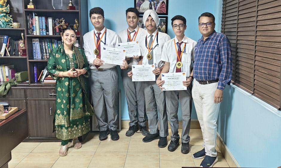 St. Mark's Sr. Sec. Public School School, Meera Bagh - Himank Berwal, Ansh Chitkara, Anurag Madan, and Simar Singh win at Wartex Inter-School Gaming Competition hosted by SR DAV Public School : Click to Enlarge