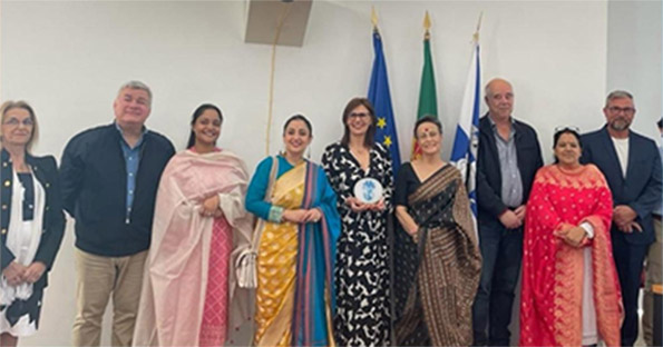 St. Mark's School, Meera Bagh - Our delegation, led by Principal Ms. Anjali Aggarwal visits Escola Secundria de Canecas, Lisbon : Click to Enlarge