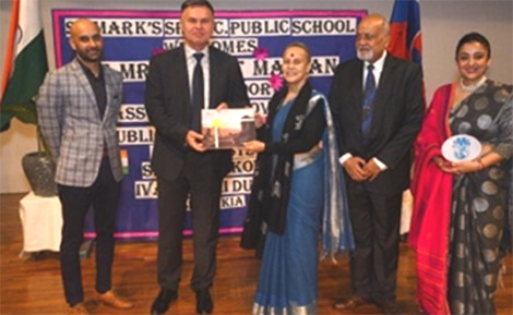 St. Mark's Sr. Sec. Public School School, Meera Bagh - Student-Teacher Delegation from Slovakia visit our school : Click to Enlarge