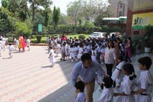 St. Mark's School, Meera Bagh - Mock Drill : Click to Enlarge