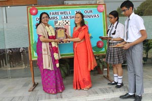 St. Mark's School, Meera Bagh - Farewell to Ms. L. Srinivas : Click to Enlarge