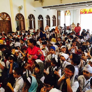 St. Mark's School, Meera Bagh - A Visit to Places of Worship : Click to Enlarge