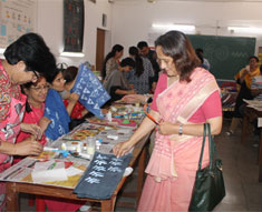 St. Mark's School, Meera Bagh - Art Workshop by Pidilite : Click to Enlarge