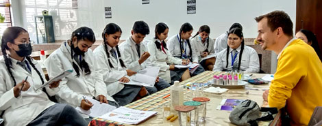 St. Mark's School, Meera Bagh - Perfumery Workshop : Click to Enlarge