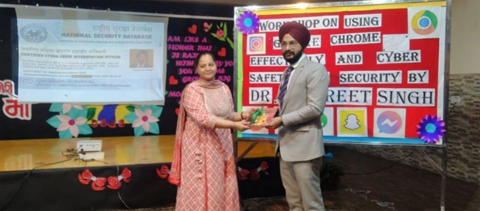 St. Mark's School, Meera Bagh - Workshop on Using Google Chrome Effectively and Cyber Safety and Security by Dr. Gurpreet : Click to Enlarge