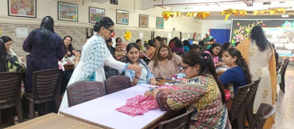 St. Mark's School, Meera Bagh - In-Service Teacher Training workshop on Jewellery Making : Click to Enlarge