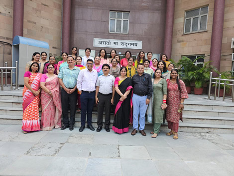 St. Mark's Sr. Sec. Public School, Meera Bagh - Dr. Naveen Gupta participated in a two-day Offline Induction Training Program organized at the CBSE Center of Excellence (CoE), Delhi : Click to Enlarge