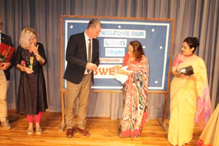St. Mark's School, Meera Bagh - A delegation from Ebba Petterssons Privatskola, Gothenborg, Sweden visits us : Click to Enlarge