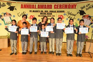 St. Mark's School, Meera Bagh - CLASS 4-E - Young Achievers from Grades 1 to 5 are felicitated at the Annual Award Ceremony : Click to Enlarge