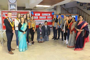 St. Mark's School, Meera Bagh - We host a delegation from Kustengymnasium, Neustadt, Germany : Click to Enlarge