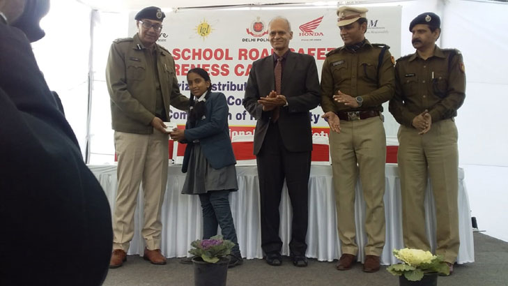St. Mark's School, Meera Bagh - Nandini Dhimar, 8-E, wins the First Prize in the Painting Competition organised by Delhi Traffic Police : Click to Enlarge