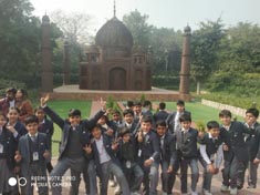 St. Mark's School, Meera Bagh - Picnics for our students : Click to Enlarge