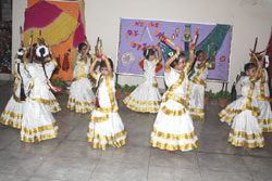 SMS, Janakpuri - Folk Dance Competition for Class II : Click to Enlarge