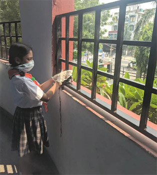 St. Mark's School, Janak Puri - Cleanliness Drive by the students of Class V : Click to Enlarge