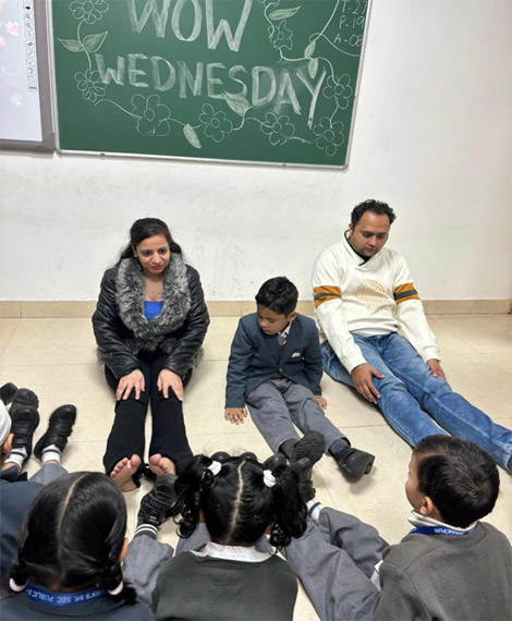 St. Mark's, Janakpuri - Nursery and KG students had a fun time with their parents during WOW Wednesday : Click to Enlarge
