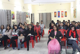 St. Mark's School, Janak Puri - Workshop on First Aid at the time of Disaster : Click to Enlarge