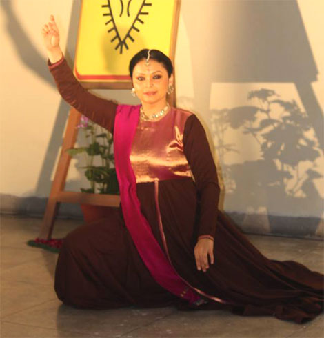 St. Mark's School, Janak Puri - Under the ageis of SPIC MACAY, a Kathak Dance Recital by Ms. Gauri Diwakar : Click to Enlarge