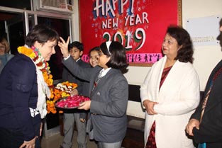 St. Mark's School, Janak Puri - A group of 10 students accompanied by teachers Ms. Justyna Grzegorzyce, Ms. Eliza Wojtarik, Ms. Barbera from the II High School, Cracow, Poland visited our School : Click to Enlarge