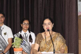 St. Mark's School, Janak Puri - A formal ceremony was conducted for honouring the members of CONNECTIONS for their sincere and wholehearted efforts for the welfare of the school : Click to Enlarge