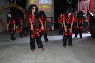 St. Mark's School, Janak Puri - Cultural Fusion, celebration of festivals and a food festival by the students of primary wing : Click to Enlarge