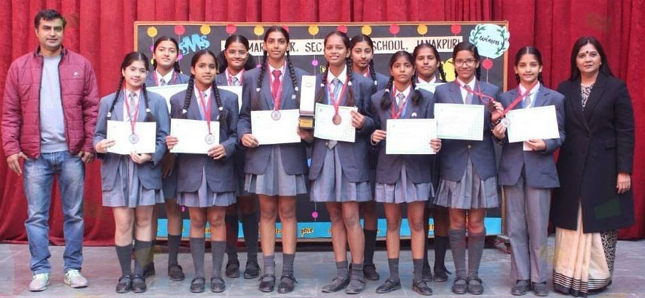 St. Marks Sr. Sec. Public School, Janakpuri - The Girls Team of St. Mark's Sr. Sec. Public School, Janak Puri, won the Bronze Medal, securing the Third Position in the Under-19 category in the CBSE Handball Match 2022-2023 : Click to Enlarge