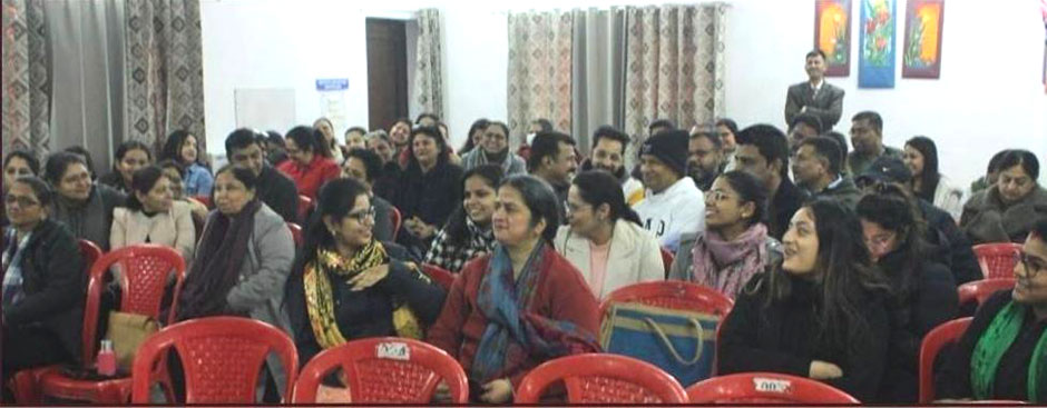 St. Marks Sr. Sec. Public School, Janakpuri - In Service Teachers Training Workshops were conducted for the teachers : Click to Enlarge