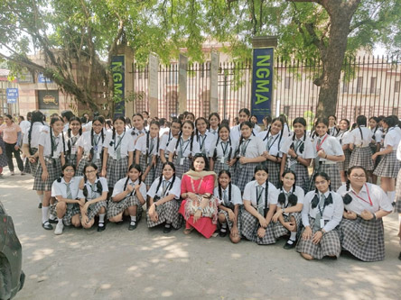 St.Marks World School Meera Bagh - Class X visit to National Gallery of Modern Art : Click to Enlarge
