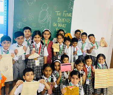 SMS, Meera Bagh - At SMS, the students from Classes 1st and 8th paid homage to our exemplary leaders, Mahatma Gandhi and Lal Bahadur Shastri by participating in array of activities : Click to Enlarge