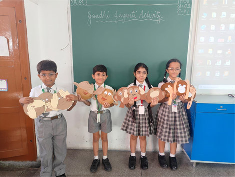 SMS, Meera Bagh - At SMS, the students from Classes 1st and 8th paid homage to our exemplary leaders, Mahatma Gandhi and Lal Bahadur Shastri by participating in array of activities : Click to Enlarge