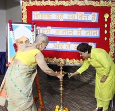SMS, Meera Bagh - School celebrated Teacher's Day with great zeal and zest : Click to Enlarge