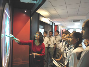 St. Mark’s School, Meera Bagh - Visit to National Science Centre : Click to Enlarge