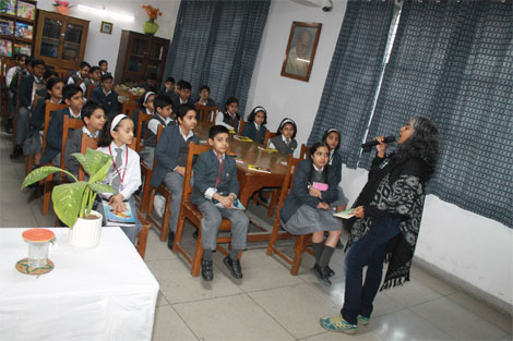 St. Mark's Meera Bagh - Interaction with an Author : Click to Enlarge