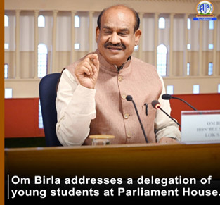 SMS Meera Bagh - Ms. S. Malik along with six students visited the Indian Parliament : Click to Enlarge