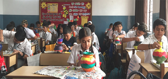 St. Mark's School, Meera Bagh - Ceramic Pottery Workshop : Click to Enlarge