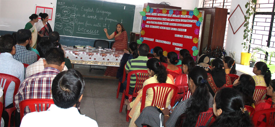 St. Mark's School, Meera Bagh - Parents Interactive Workshop on English Teaching by Class III : Click to Enlarge