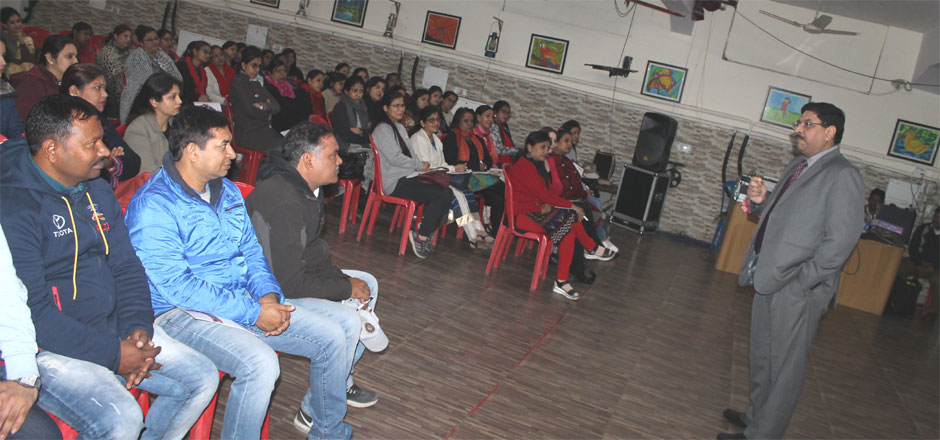 St. Mark's School, Meera Bagh - A Motivational Talk on Relationships : Click to Enlarge