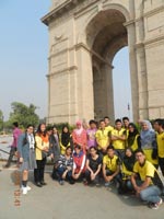 St. Mark's School, Meera Bagh hosts students from Malaysia - Dilli Darshan with Malaysian Delegates : Click to Enlarge