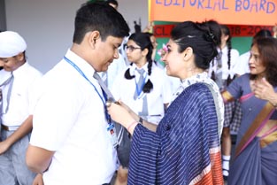 St. Mark's School, Meera Bagh - Investiture Ceremony for Seniors held : Click to Enlarge