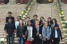 St. Mark's School, Meera Bagh - elegation from Slovenia arrives : at Rashtrapati Bhavan : Click to Enlarge