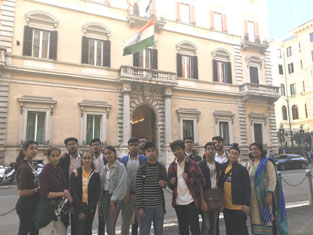 St. Mark's School, Meera Bagh - Meeting the Indian Ambassador in Italy, H. E. Ms. Reenat Sandhu : Click to Enlarge