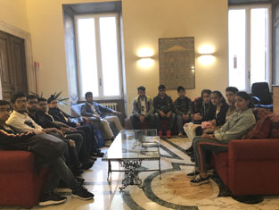 St. Mark's School, Meera Bagh - Meeting the Indian Ambassador in Italy, H. E. Ms. Reenat Sandhu : Click to Enlarge