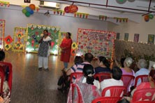St. Mark's School, Meera Bagh - A day dedicated to Grandparents : Click to Enlarge
