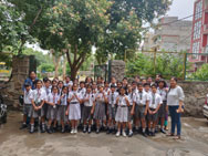 St. Mark's School, Meera Bagh - Visit to GOONJ by Class V students : Click to Enlarge