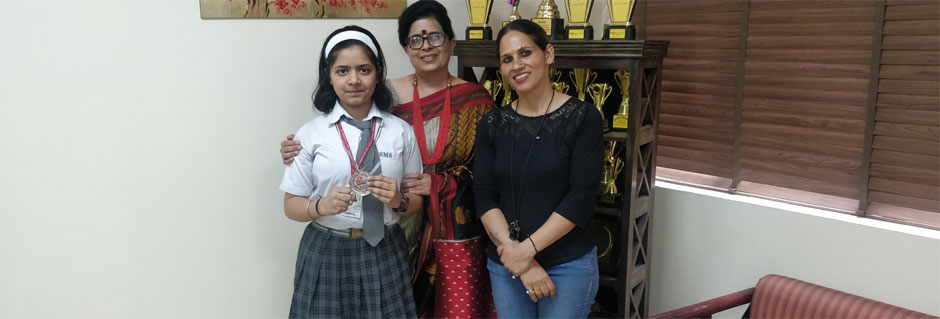 St. Mark's School, Meera Bagh - Vedika Kapoor, VIII-F, wins the Silver Medal at the Interschool Tang Soo Do Championship : Click to Enlarge